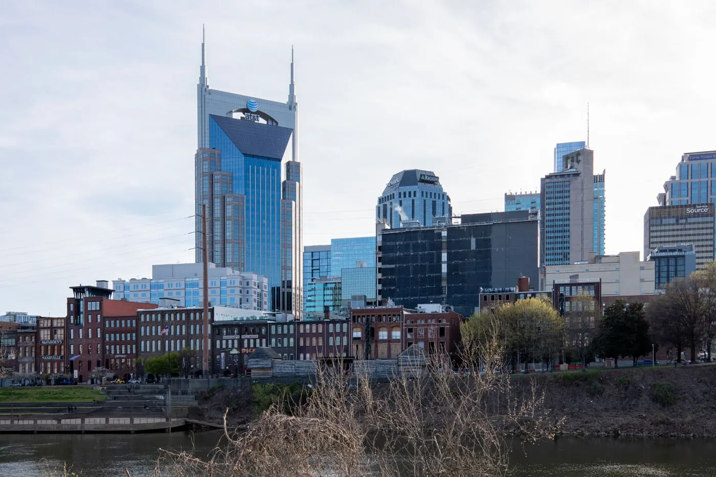 Downtown Nashville skyline with the AT&T Building